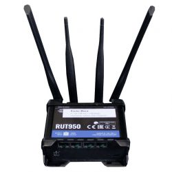 LTE-Router Teltonika RUT950 für Live-Stream von vorne mit Anschlüssen